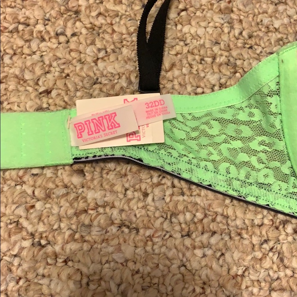 Bras - Picture 3 of 4